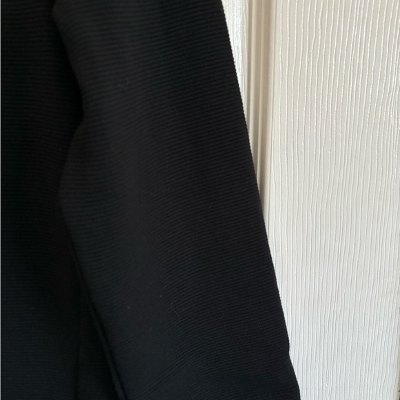 Boden black ribbed shift style dress.‎ Very good pre-owned condition. Size 6L - Picture 5 of 8